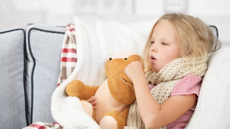 Lhomeopathie contre la toux chez les enfants
